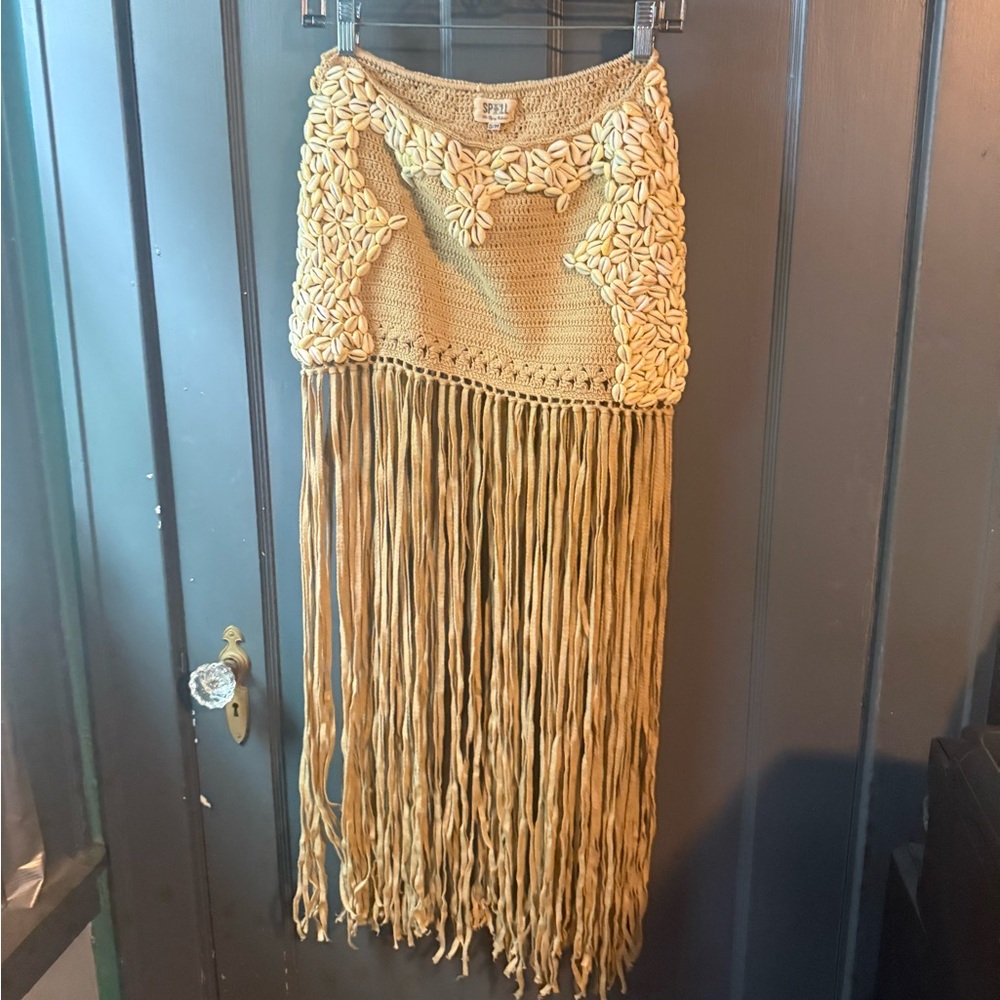 🔮 Spell // Vintage (hanalei?) shell mini skirt
